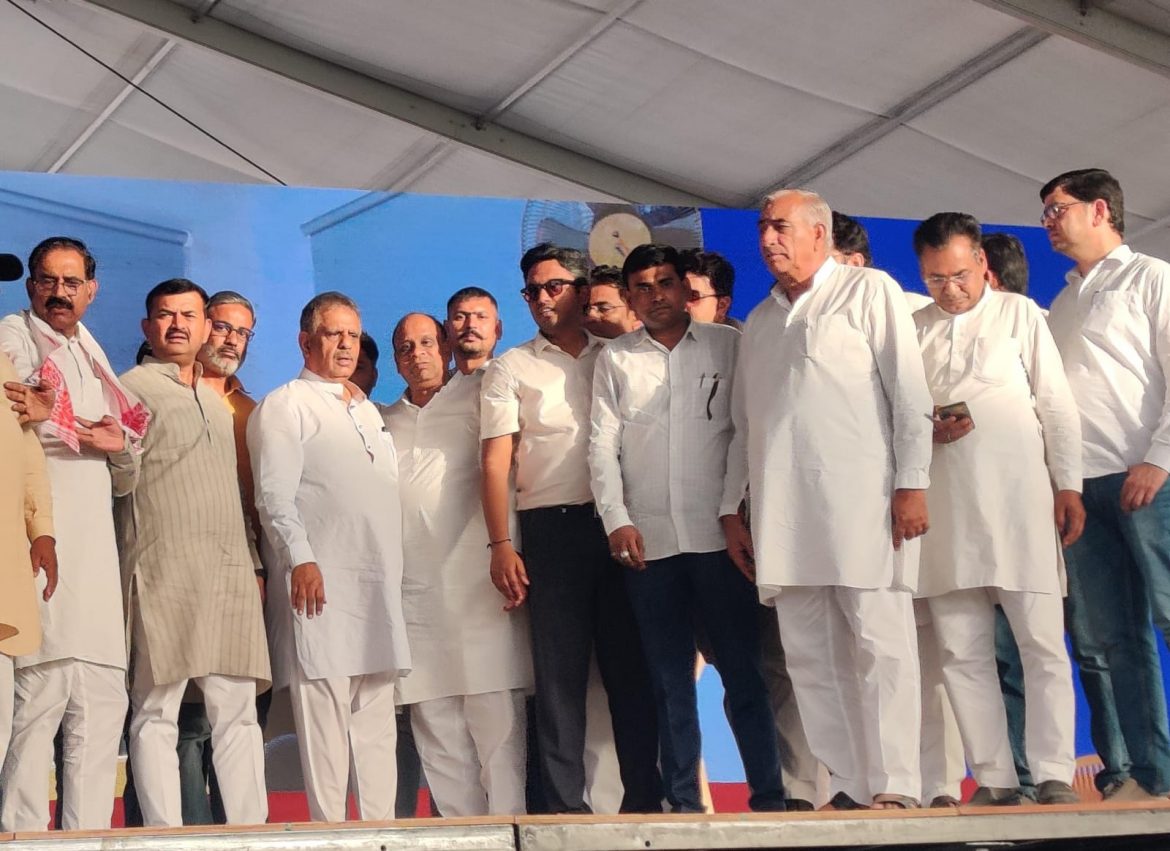 बीकानेर: मंत्री गजेंद्र सिंह खींवसर के साथ भाजपा नेताओं ने प्रधानमंत्री सभास्थल का लिया जायजा