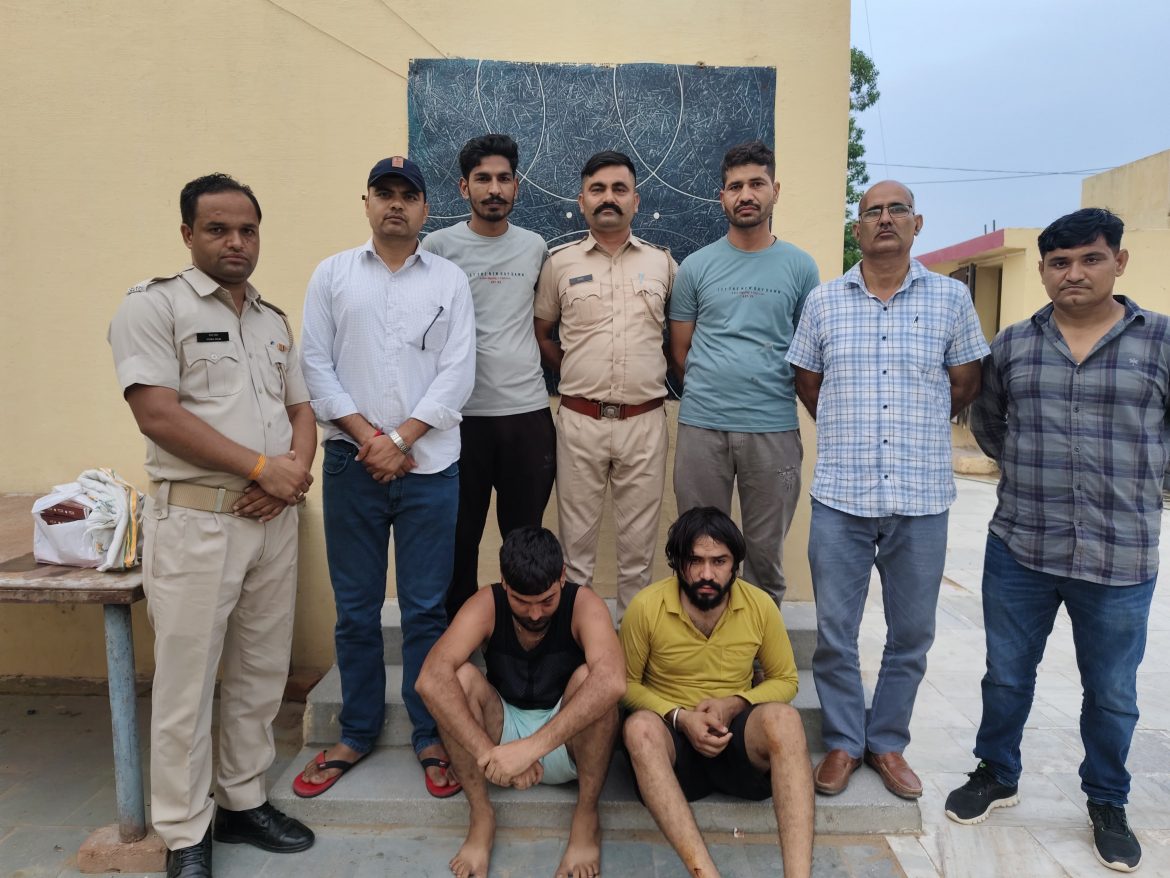 बीकानेर: ग्यारह महीने की मेहनत लाई रंग, बीकानेर पुलिस ने 50 हजार के इनामी दो भाइयों को जयपुर में दबोचा, खिड़की से कूदकर भागे रहे थे बदमाश