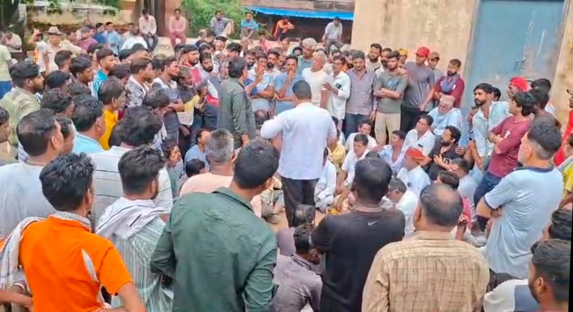 बीकानेर: सफाई कर्मचारी की डूबने से मौत, वाल्मीकि समाज का धरना,मुआवजे व जिम्मेदारों पर कार्रवाई की मांग