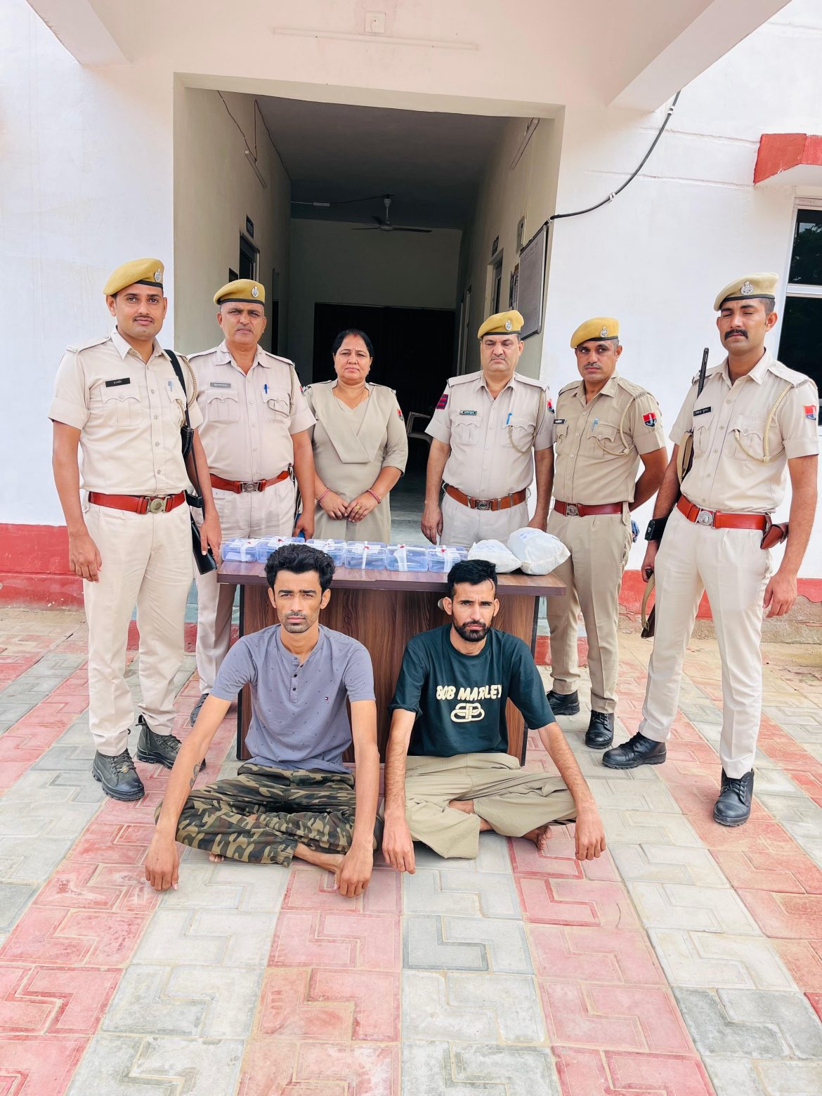बीकानेर: पुलिस की बड़ी सफलता,लॉरेंस गैंग के दो गुर्गे हथियार सहित गिरफ्तार, टली बड़ी वारदात\\\\