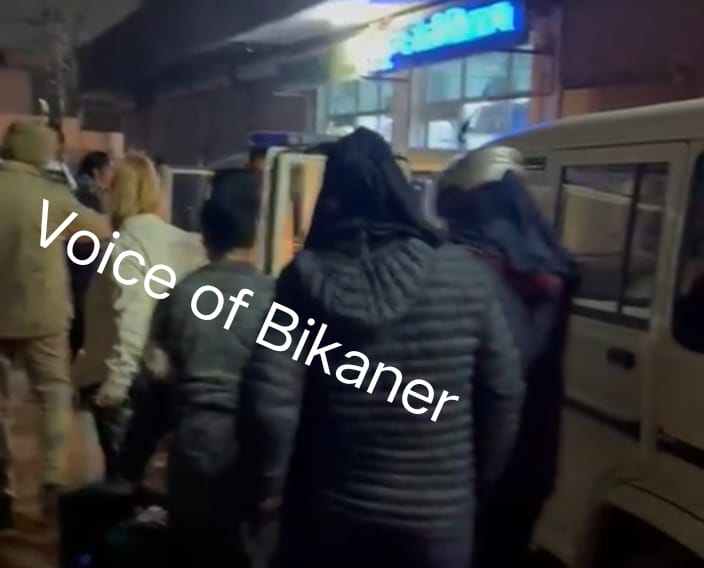 बीकानेर:कॉम्प्लेक्स पर पुलिस की दबिश, दो विदेशी समेत पांच महिलाएं बरामद