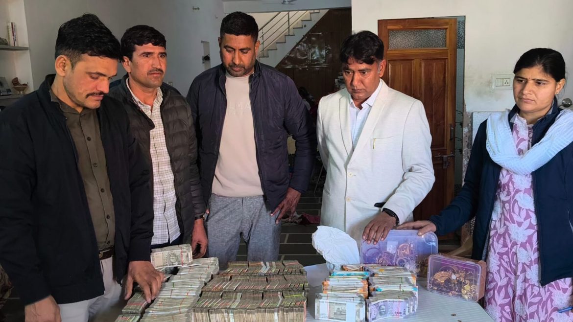 बीकानेर:कनिष्ठ सहायक निकला करोड़पति! एसीबी रेड में मिले 75 लाख नकद,किलो भर सोना-चांदी