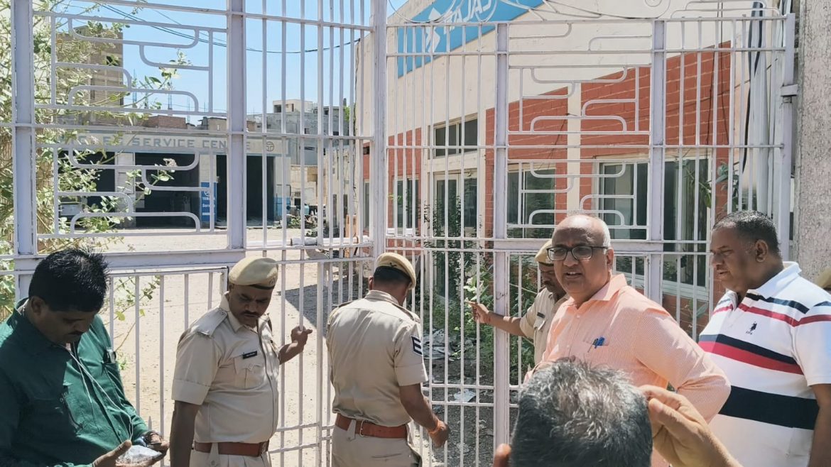 बीकानेर: यूडी टैक्स वसूली में सख्त हुआ नगर निगम, स्टेशन रोड पर एक करोड़ बकाया वाली बिल्डिंग सीज