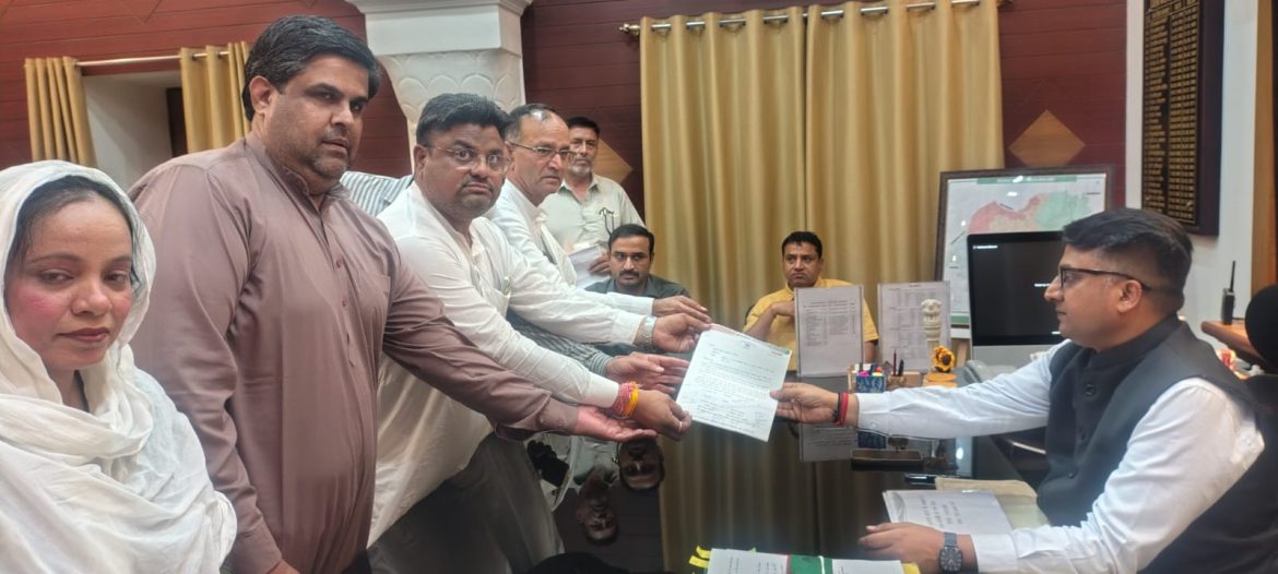 बीकानेर: नई मेडिसन विंग शुरू करने की मांग को लेकर कांग्रेस का प्रदर्शन
