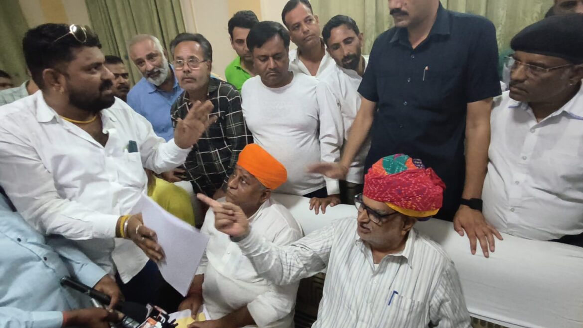 बीकानेर: कट मनी की शिकायत पर भड़के मंत्री खर्रा, जनसुनवाई में पहुंचे युवक को लगाई फटकार