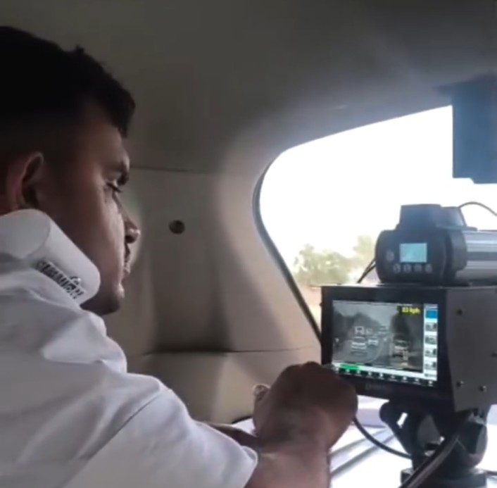 बीकानेर: ओवरस्पीड चालान को लेकर ट्रैफिक पुलिस और युवक में तीखी बहस, वीडियो वायरल
