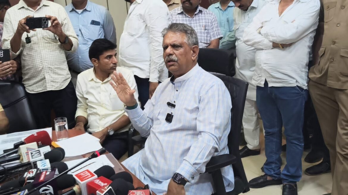 बीकानेर: प्रसुताओं की पीड़ा पर विवादित बोल, पैदल चलते,नाचते हुए आई थीं क्या?,चिकित्सा मंत्री के बयान से मचा बवाल