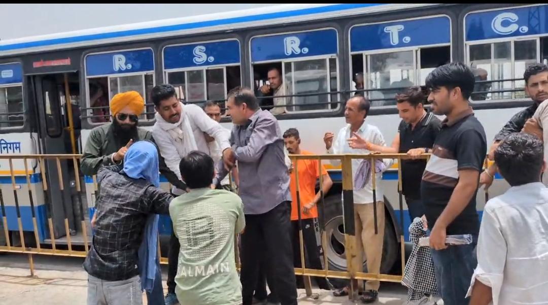 बीकानेर: रोडवेज-लोक परिवहन कर्मियों में मारपीट, धारदार हथियार से हमले का आरोप