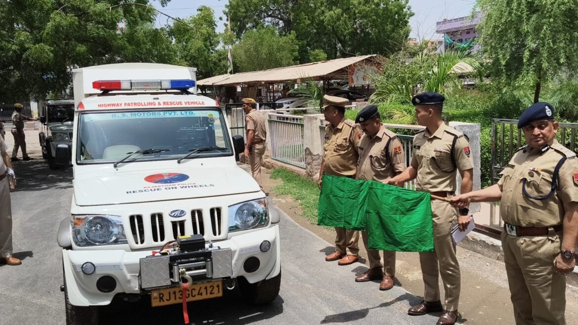 बीकानेर: जीवन बचाने की दिशा में बड़ा कदम, बीकानेर पुलिस को मिले दो हाईटेक रेस्क्यू वाहन