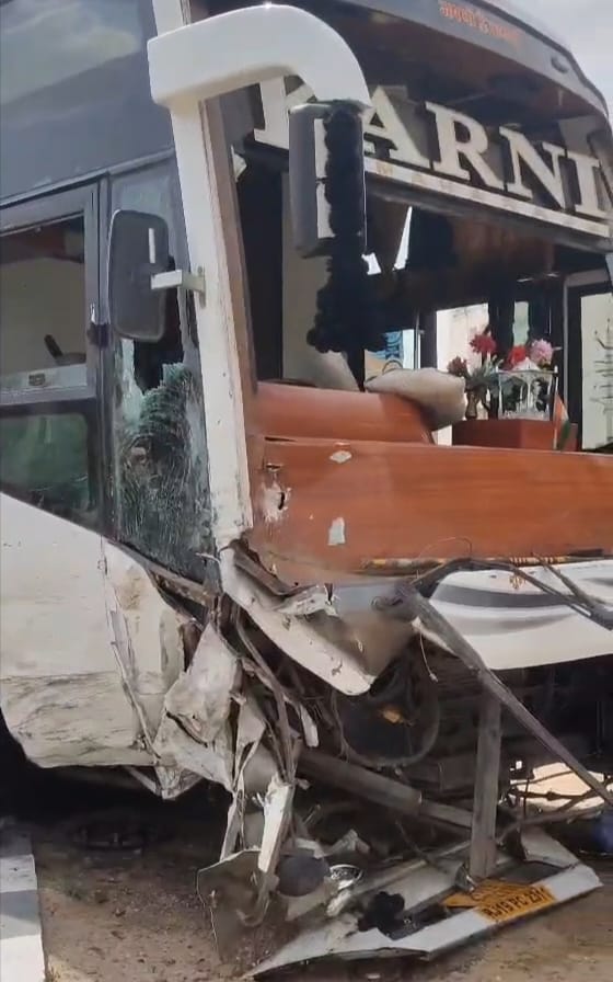 बीकानेर: भीषण सड़क हादसा, बस-बोलेरो की टक्कर में 3 की मौत