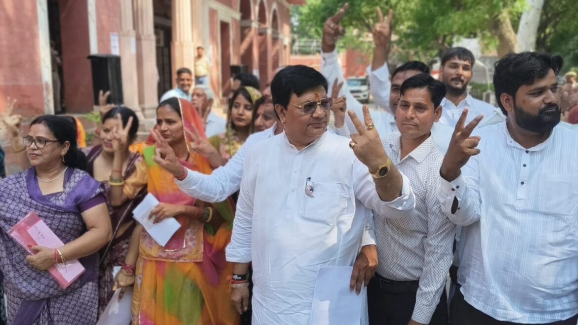 बीकानेर मेयर चुनाव में वोटिंग शुरू, अब तक 54 पार्षद पहुंचे निगम